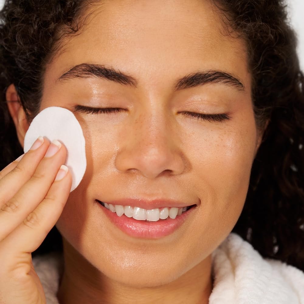 Humphreys Soft texture cleansing pad close-up for gentle cleansing.