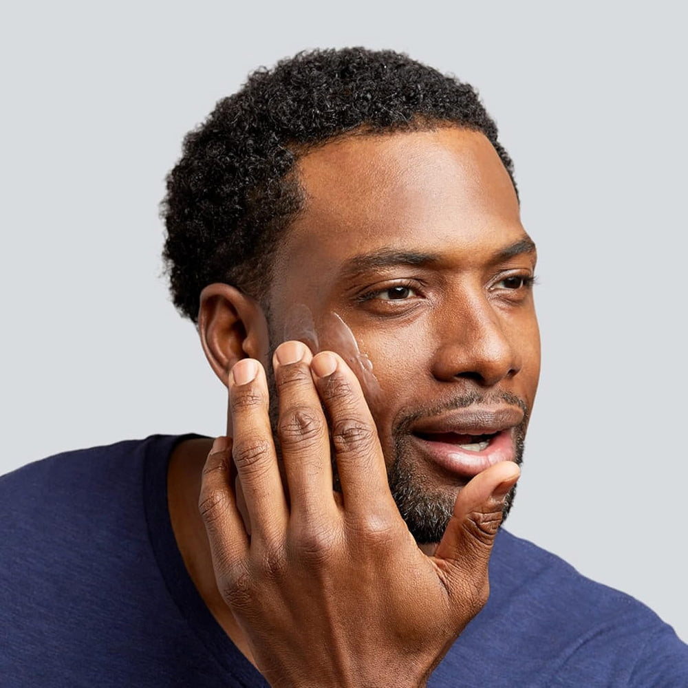 Huron Men’s Face Moisturizer protects skin from environmental pollutants in daily use