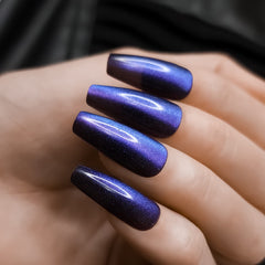 Hypnaughty Stardust Cat Eye nails kit includes everything needed.