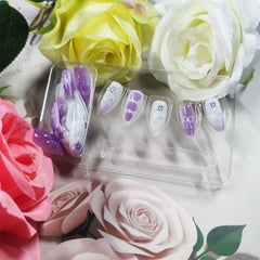 HZJXRT glossy finish nails offer a polished, salon-like appearance at home.
