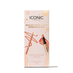 ICONIC LONDON Lip Liner application clarity highlights defined contours.