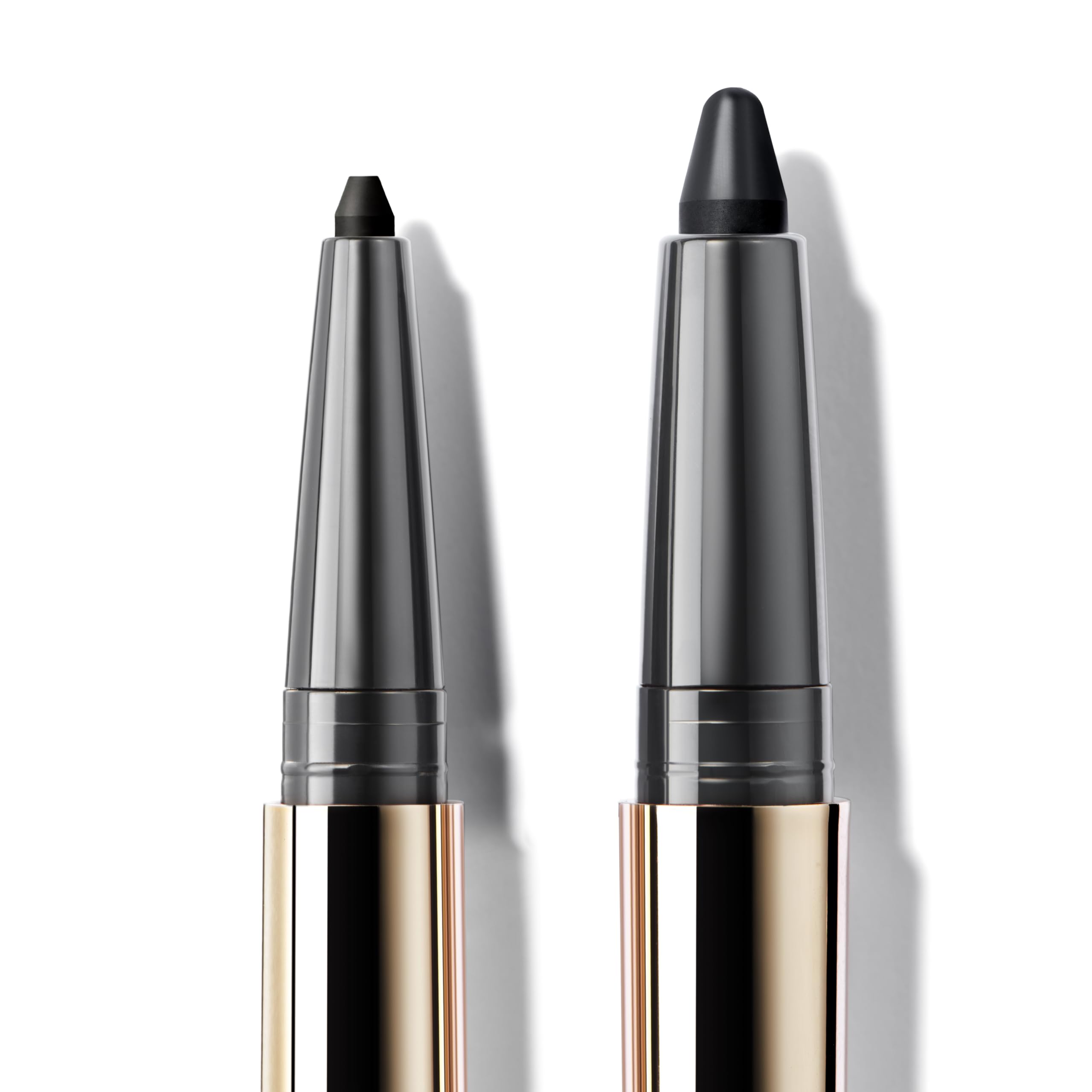 ICONIC LONDON Smokey Eye Duo precise liner close-up for crisp definition