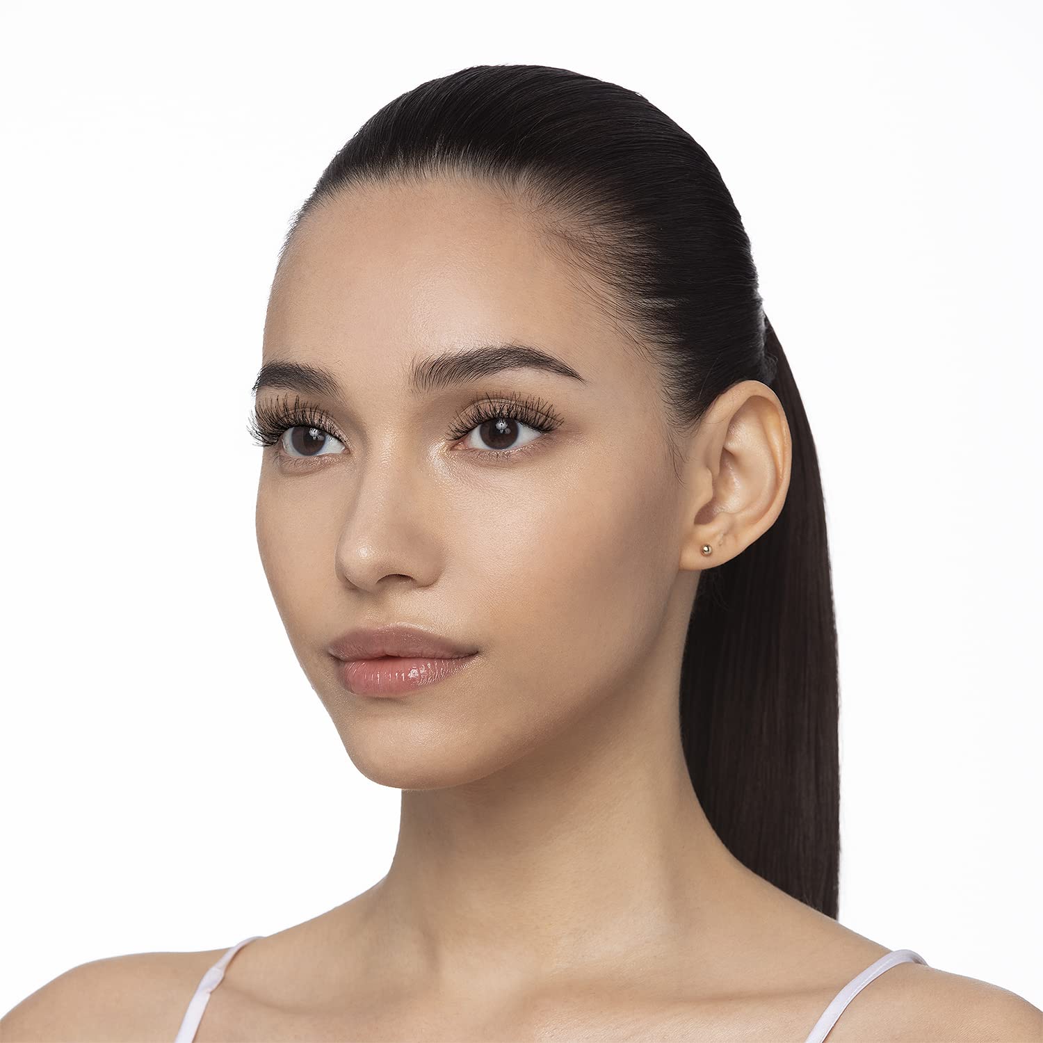 Close-up of 100% Premium Remy hair for a soft, seamless lash line.