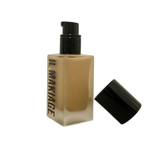 Il Makiage Woke Up Like This Flawless Base bottle offers buildable coverage and skin hydration.