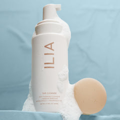 ILIA Cleanse makeup remover wipe scene, demonstrating easy removal without drying.