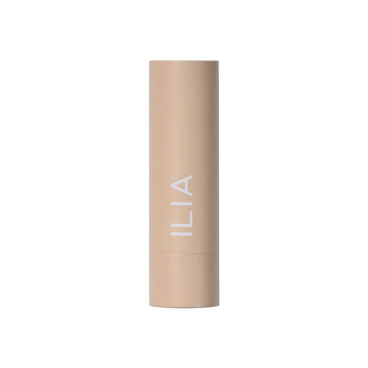 Close-up of ILIA Amberlight texture highlighting a smooth, even finish.