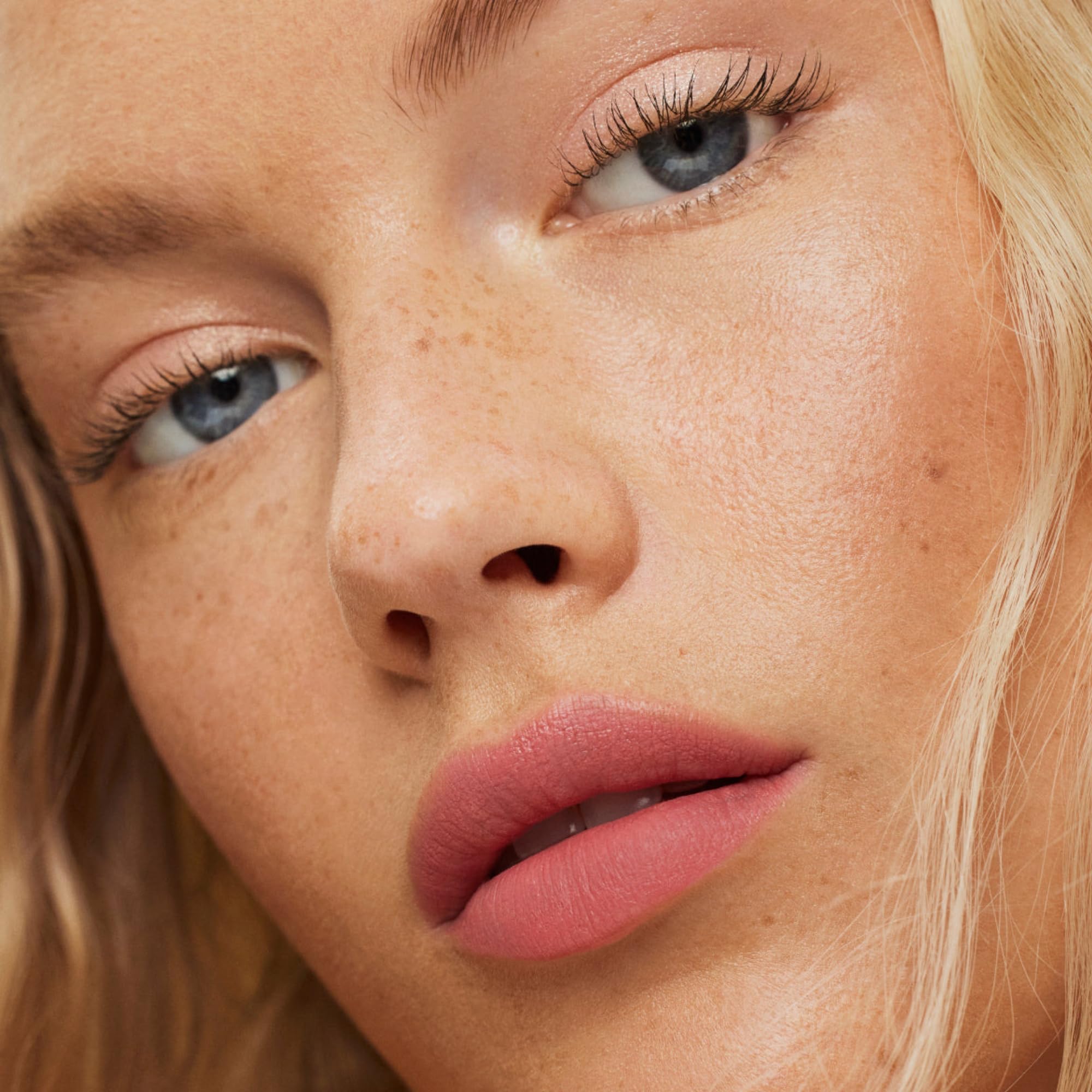 ILIA Lip Sketch Pink Door packaging highlights cruelty-free and vegan formula