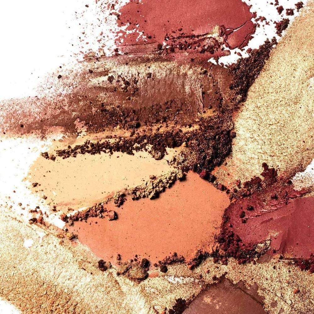 ILIA palette being applied with a brush to create soft definition