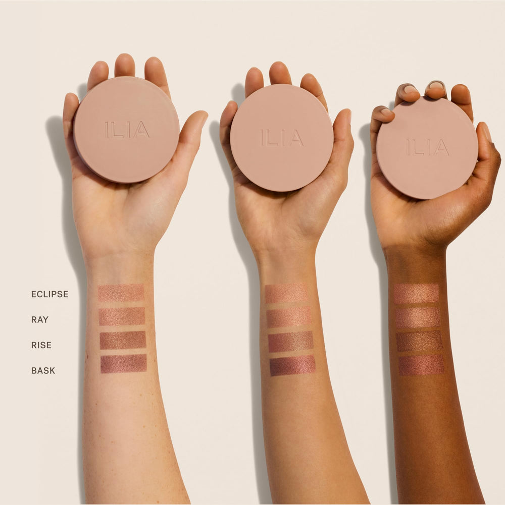 ILIA Sunshift nourishes skin with Green Tea Microalgae and Plant Based Squalane.