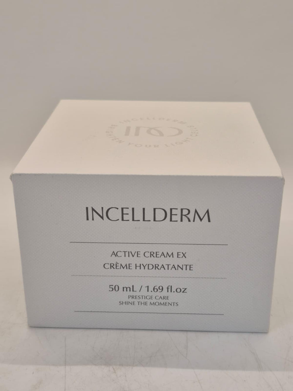 INCELLDERM Active Cream showing non-greasy finish on skin