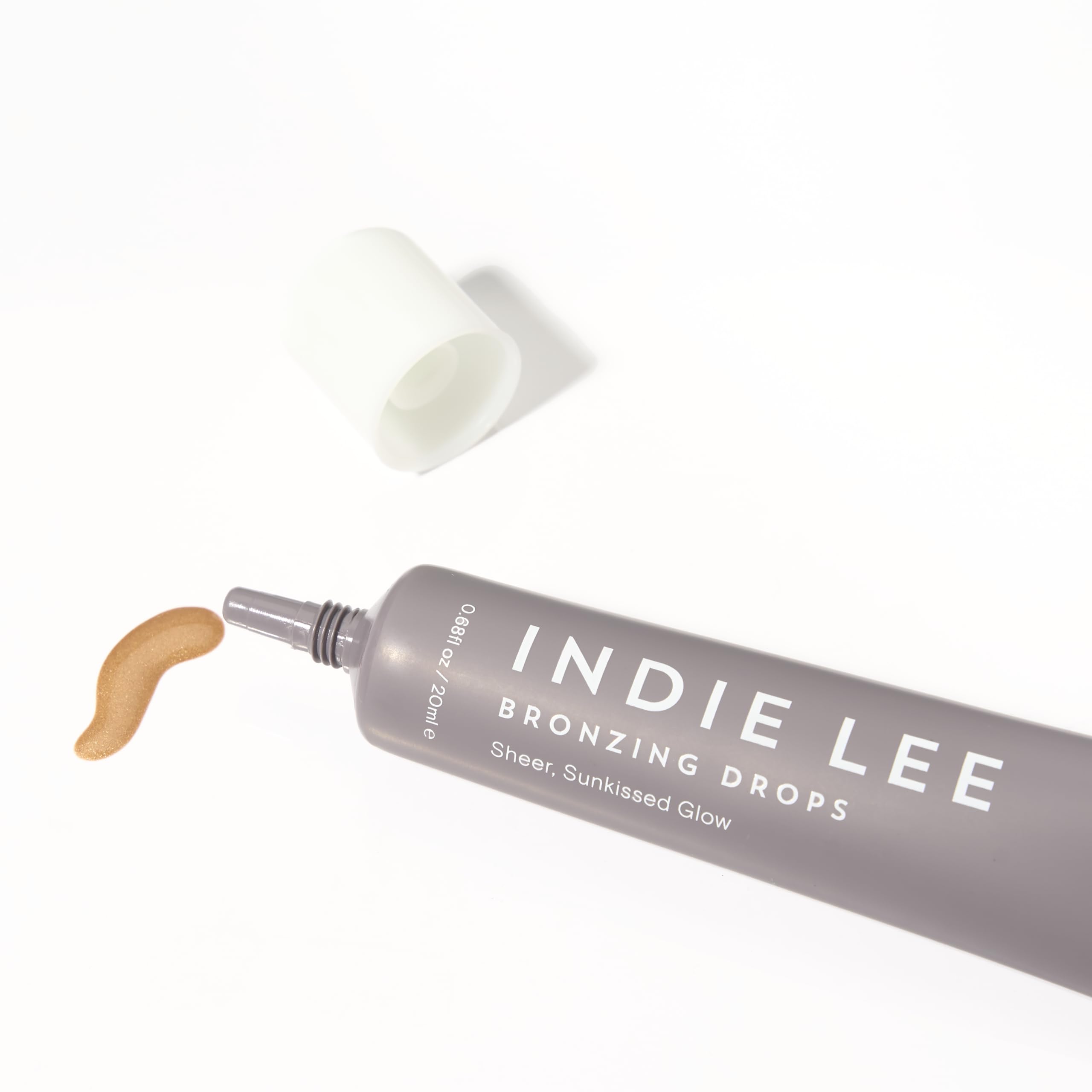 Indie Lee Bronzing Drops universal shade flatters many skin tones with a soft-focus finish.