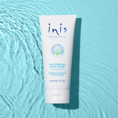 Inis Energy of the Sea scrub highlights seaweed extracts for mineral-rich nourishment.