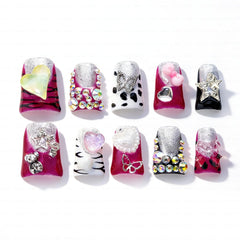 IntoVibes duck-shape nails provide chic, wearable style with a short length.