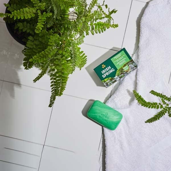 Product packaging featuring Irish Spring Original, ideal for a quick, clean rinse.