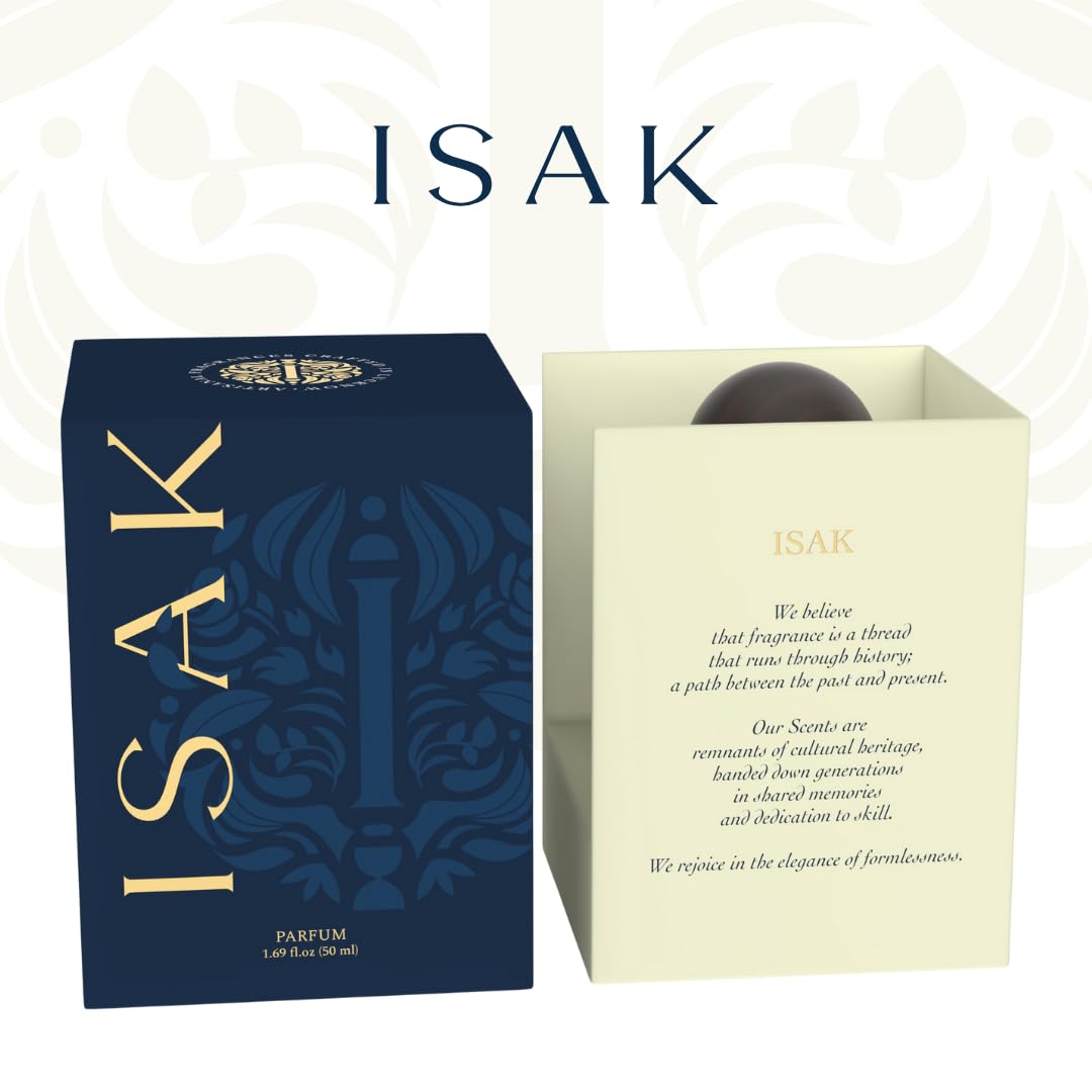 ISAK perfume spray application close-up, easy and discreet for on-the-go use