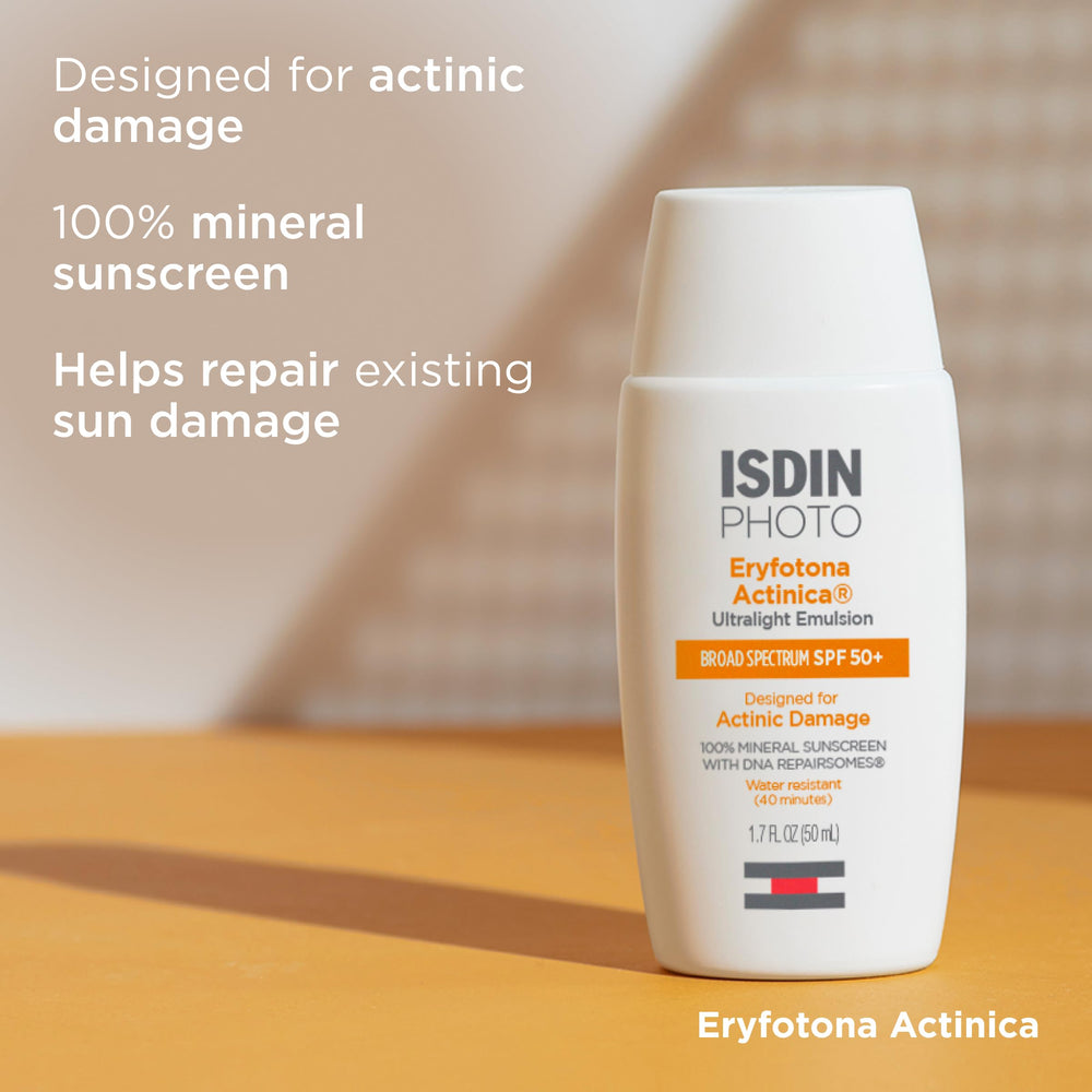 Ingredient highlight showing Vitamin E and zinc oxide in ISDIN formula