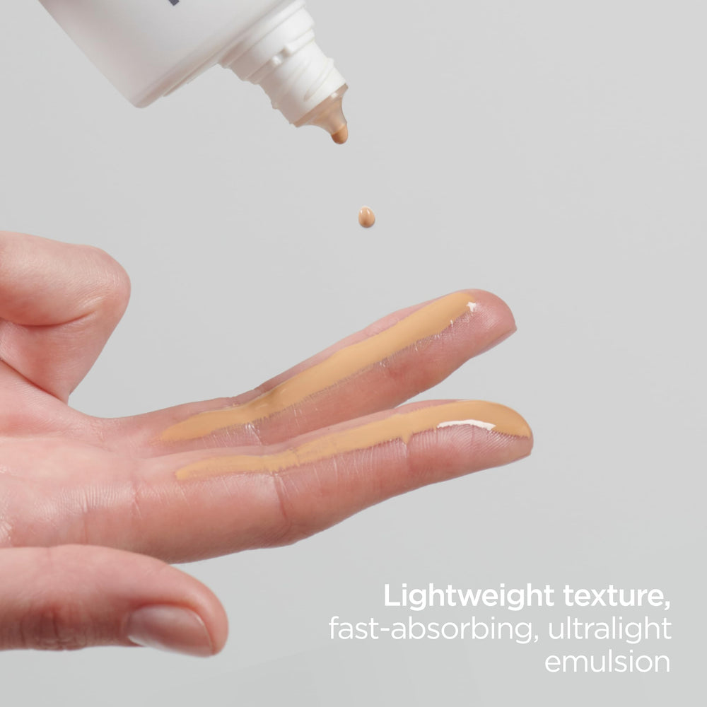 ISDIN Eryfotona Ageless close-up of dispensing tube for travel