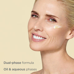 ISDIN Isdinceutics Retinal Advanced packaging display with premium skincare branding.