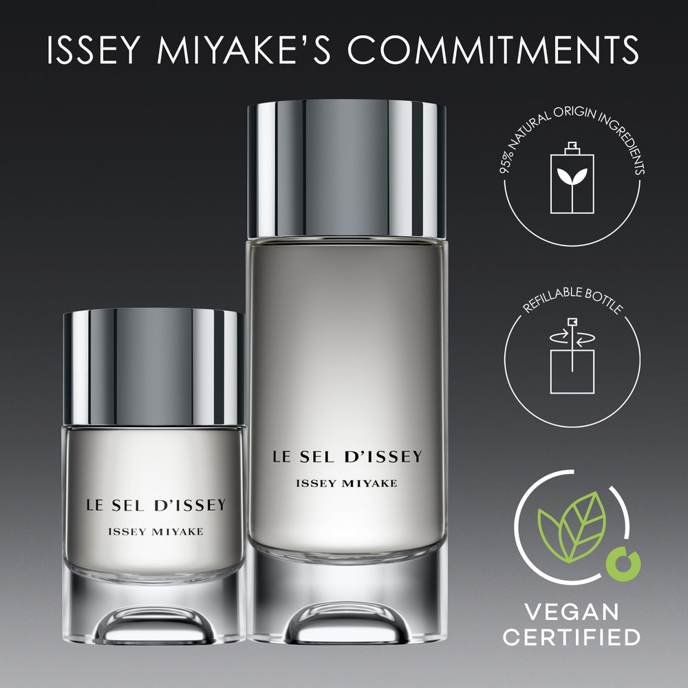 Marine meets woody concept suggesting dynamic fragrance movement.