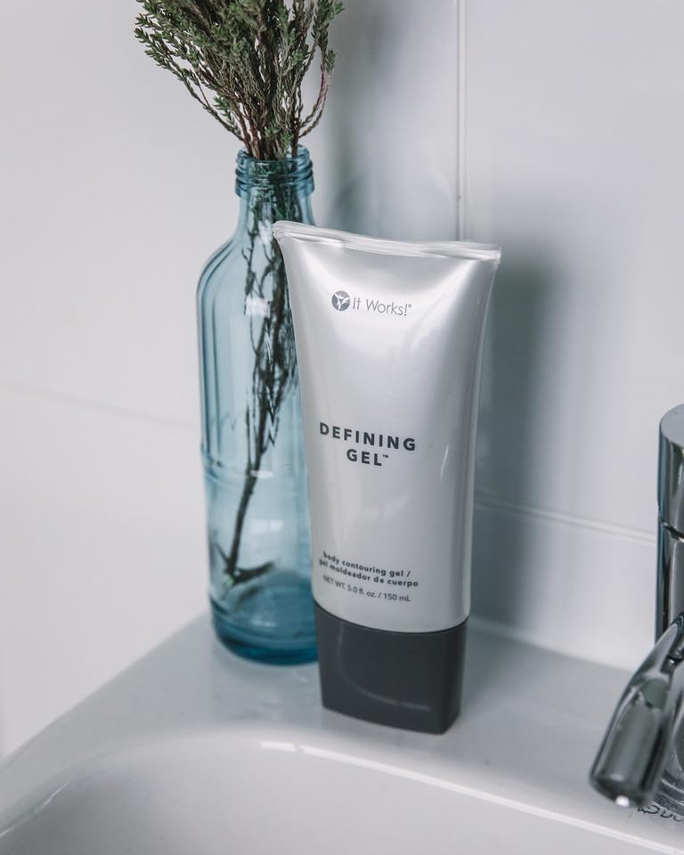 It Works! Defining Gel being massaged by hands for targeted contouring and absorption.