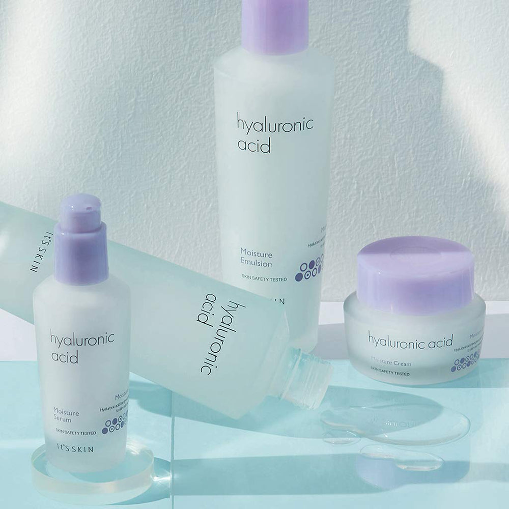Its Skin Hyaluronic Acid Moisture Emulsion packaging close-up highlighting ingredients.