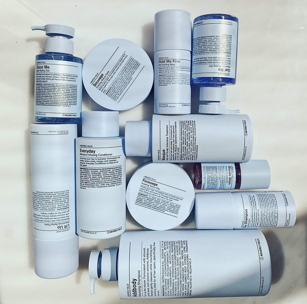 J Beverly Hills Blue Everyday Moisturizing Shampoo pour demonstrates clean salon-quality feel