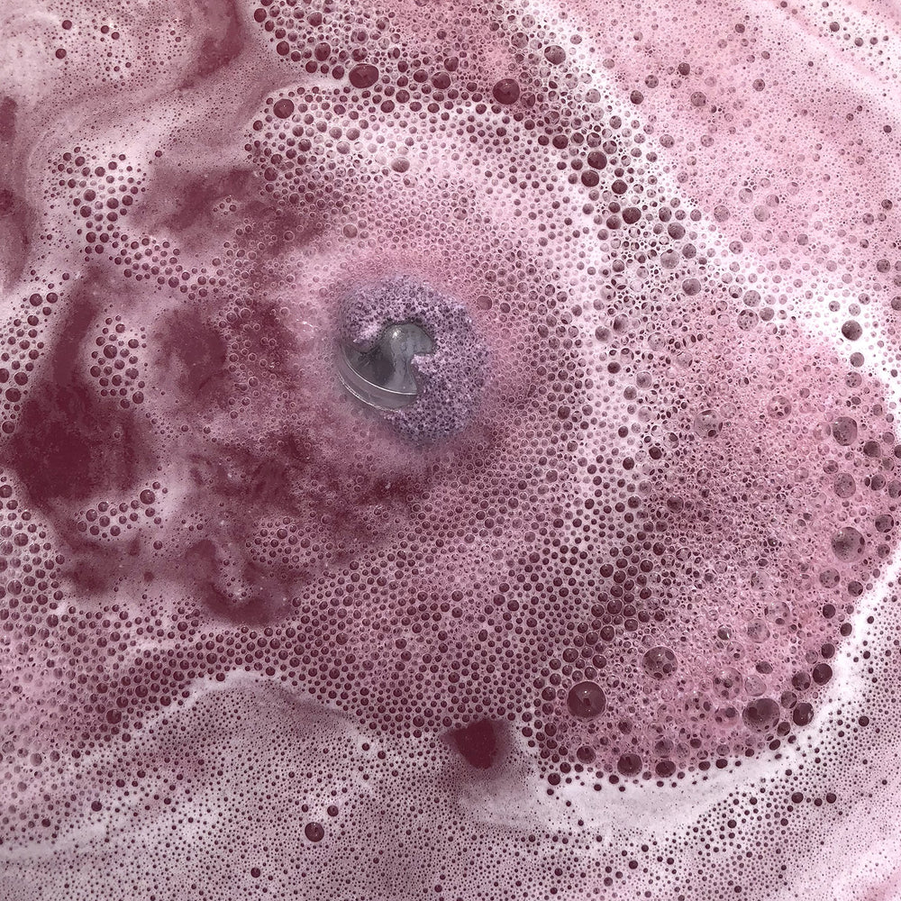Jackpot Candles cruelty-free bath bomb adds eco-friendly luxury to baths.