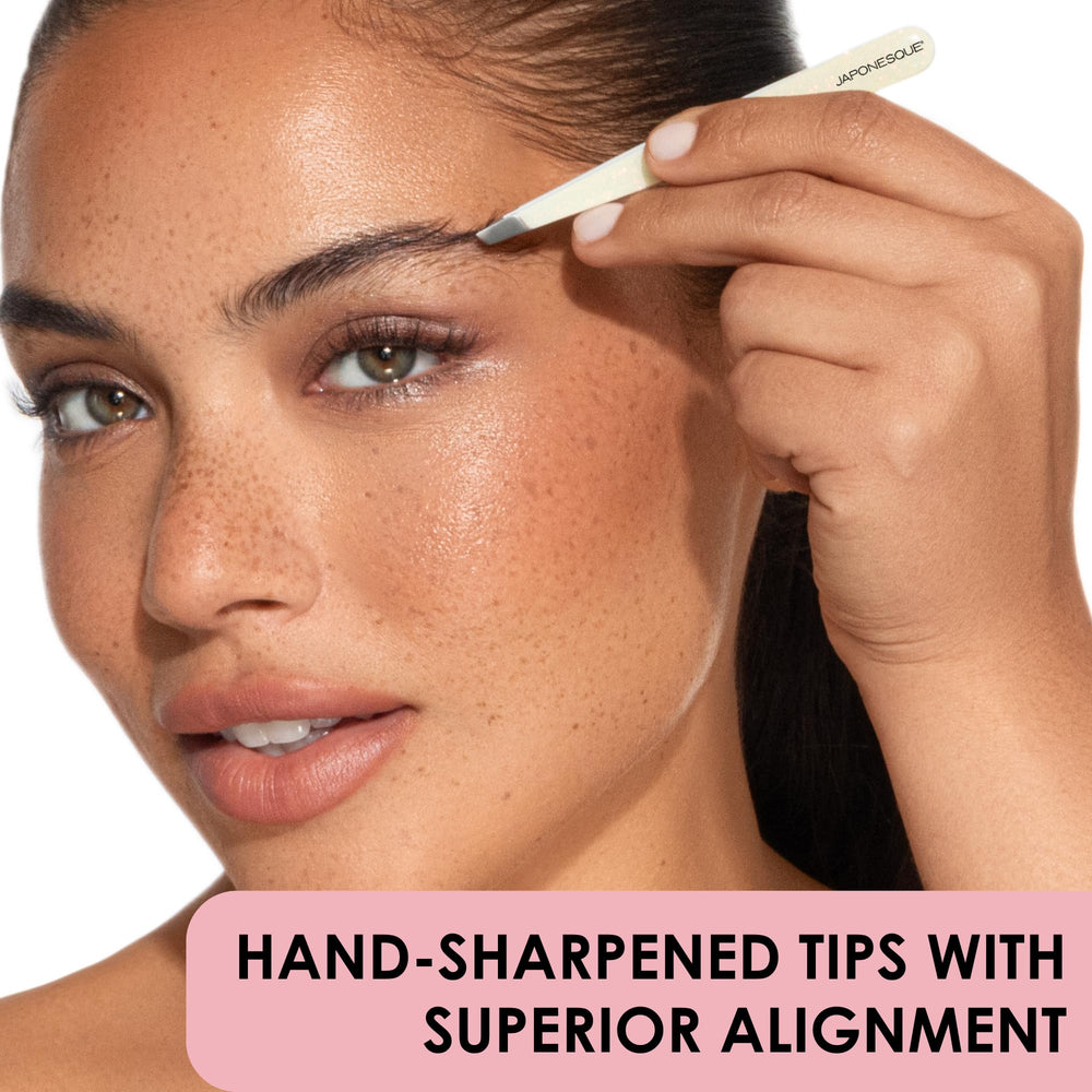 JAPONESQUE slant tweezers define brows with precise alignment