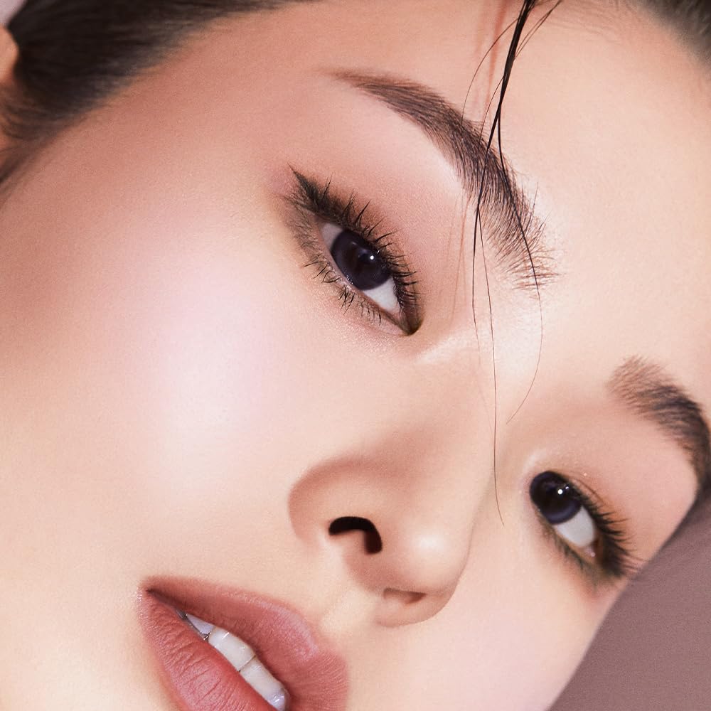 JAVIN DE SEOUL Wink Eye Primer swatch with even texture and color payoff.