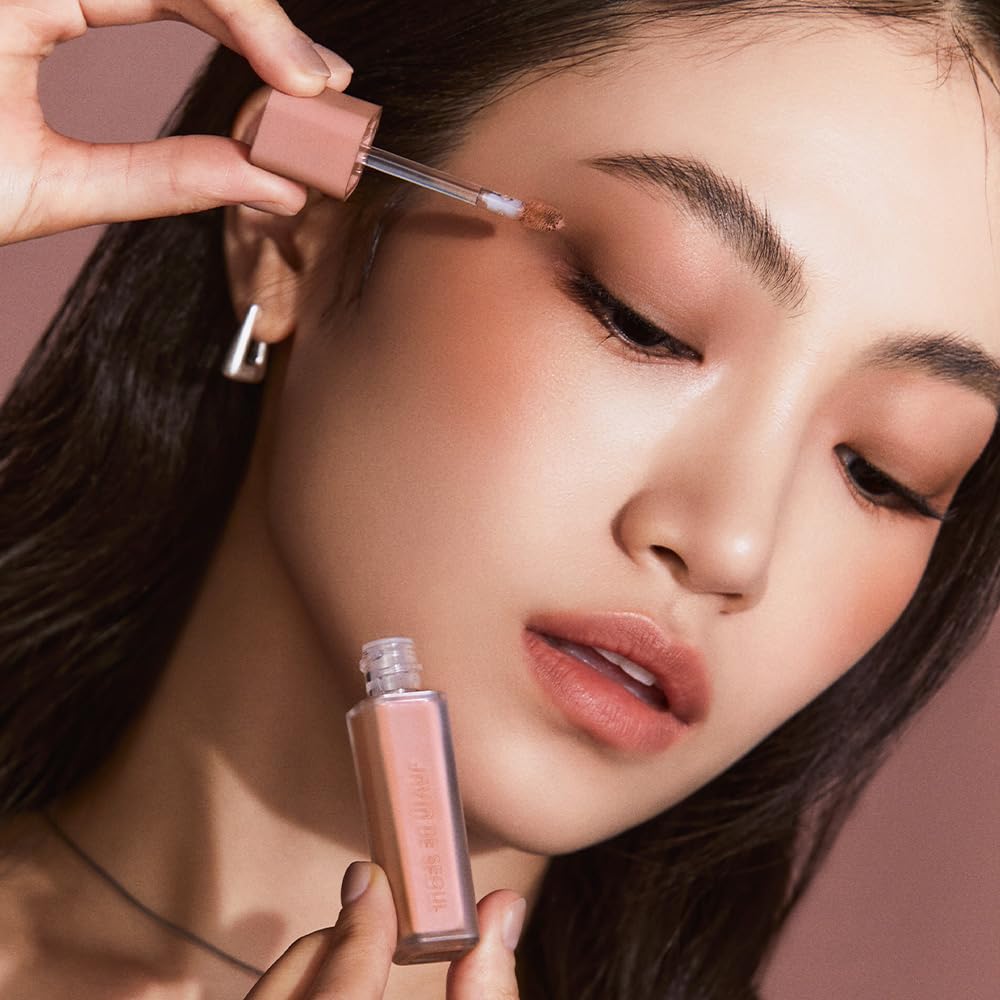 JAVIN DE SEOUL Wink Eye Primer swatches on skin showing even, matte finish.