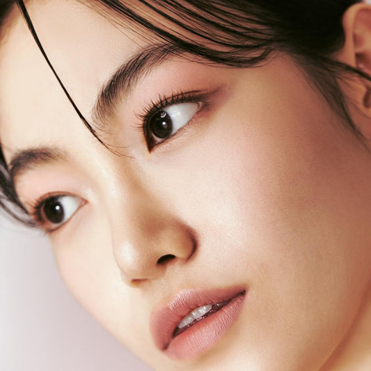 JAVIN DE SEOUL Wink Eye Primer texture swatch demonstrates color payoff.