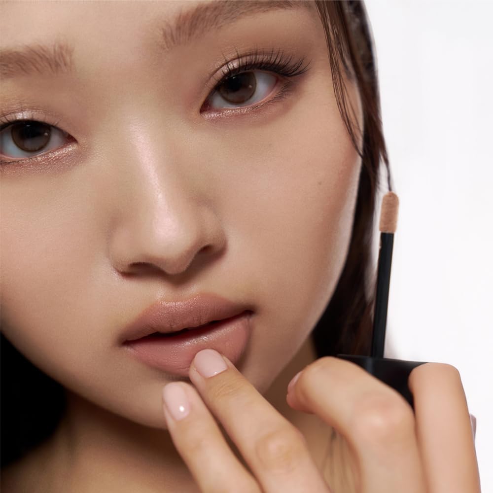 JAVIN DE SEOUL Wink Lip Shade Primer smooths lips for even color