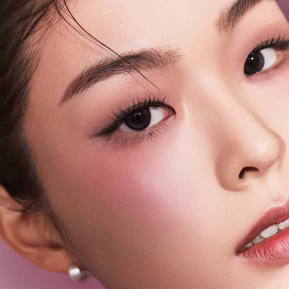 JAVIN DE SEOUL Wink Eye Primer swatches on arm show smooth texture and blendable color