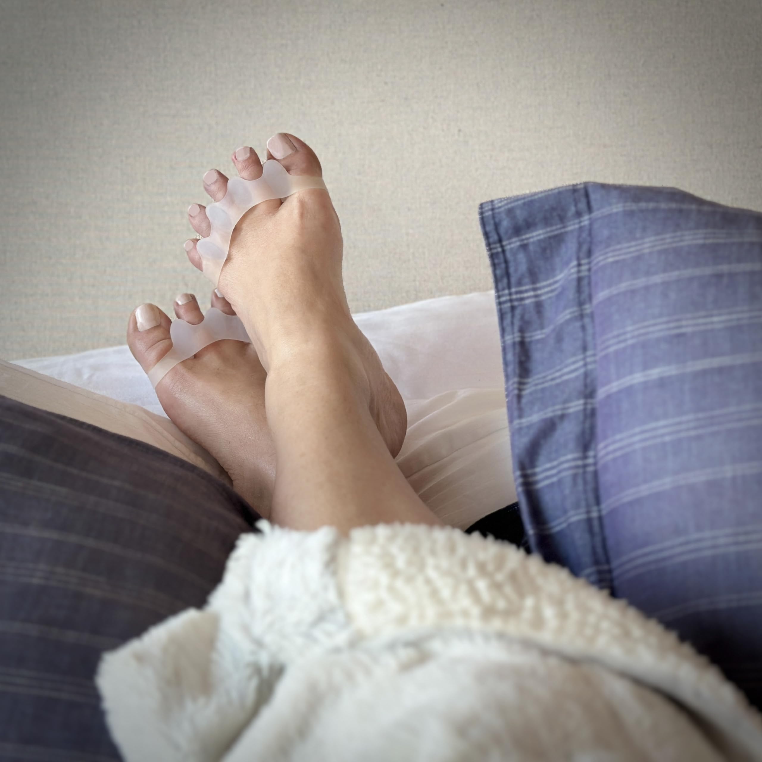 Jaws Podiatry Toe Alignment Separator storage case highlights travel convenience