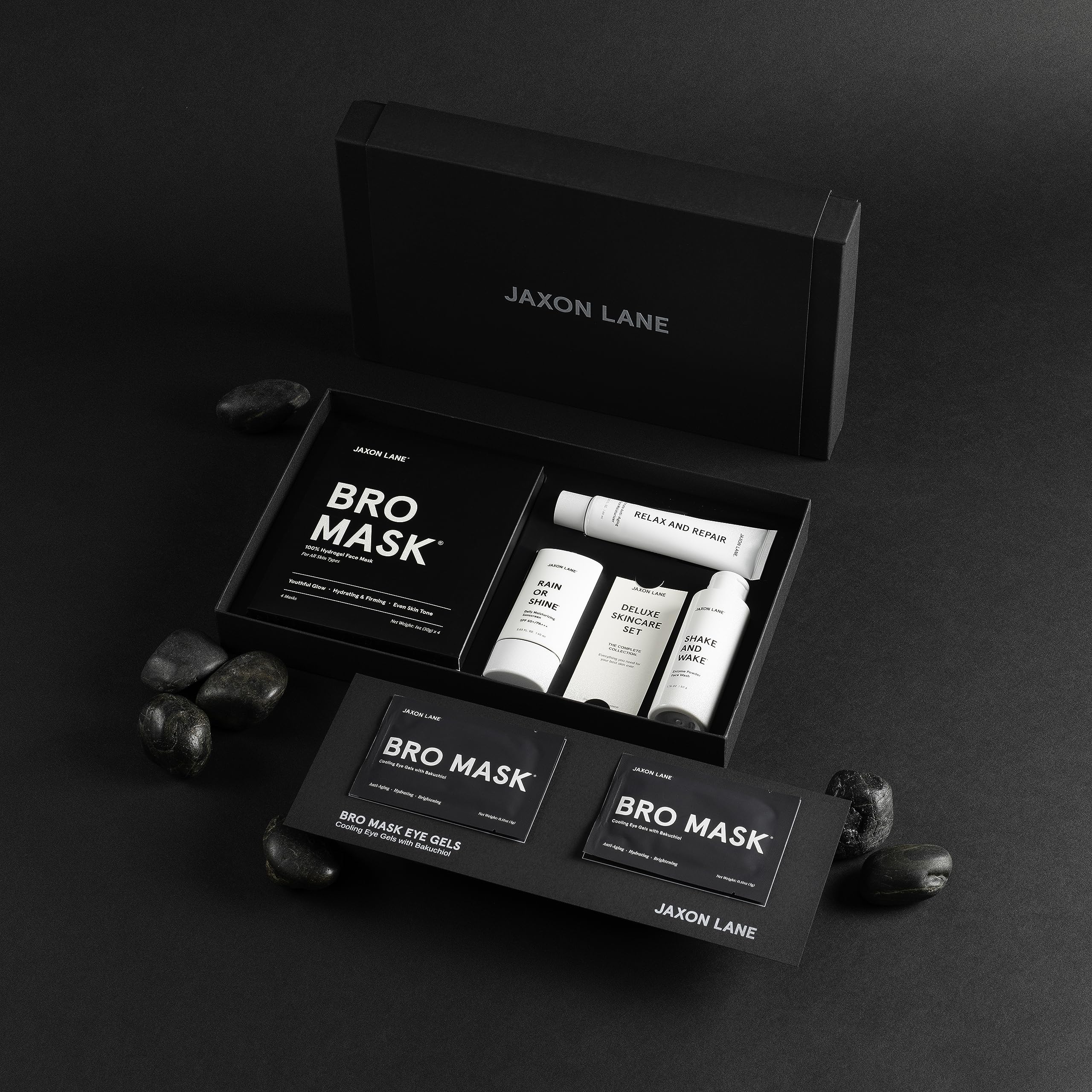 JAXON LANE Relax and Repair moisturizer jar provides lightweight hydration throughout the day