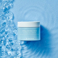 Smooth texture of JAYJUN Hyaluronic Cream with panthenol for skin comfort.