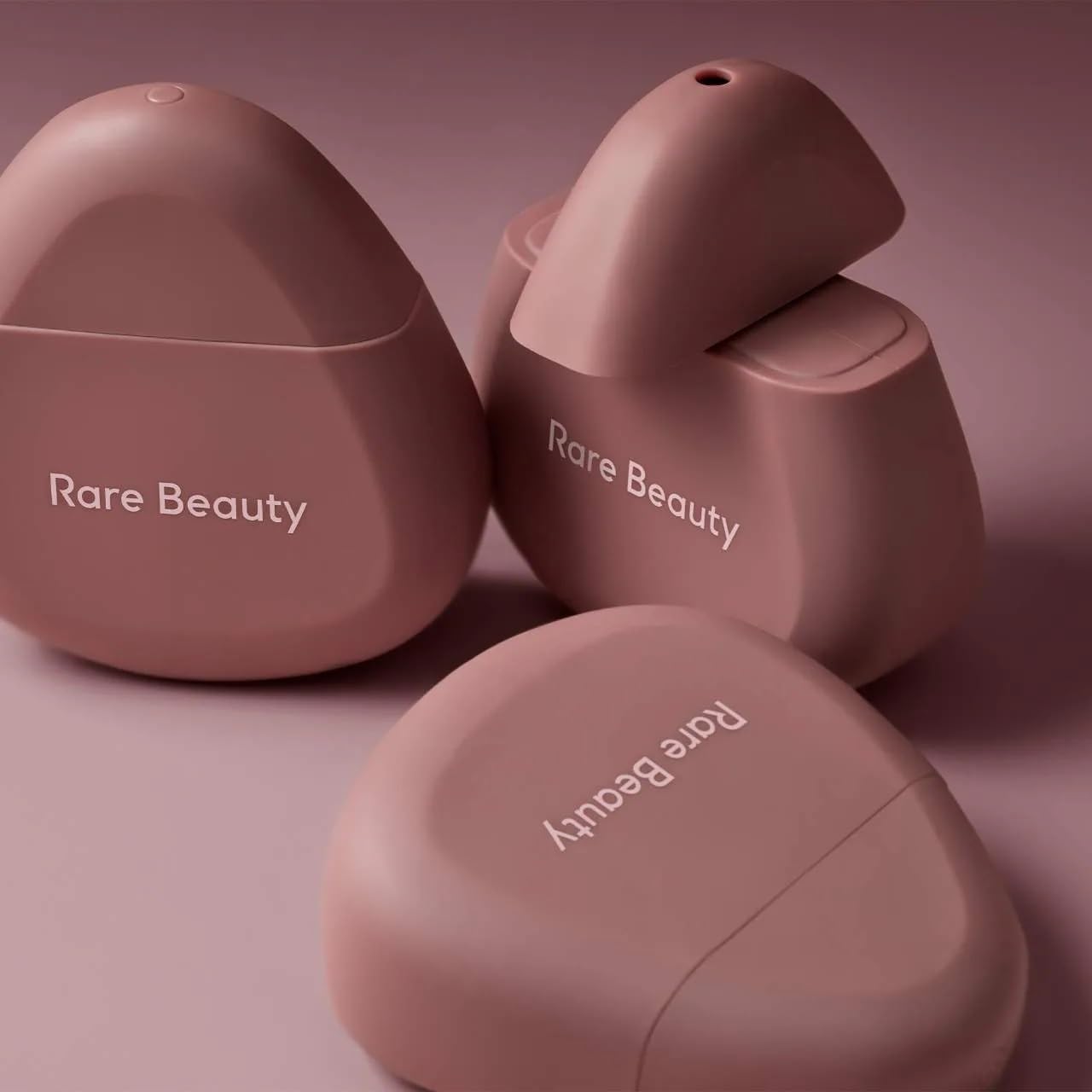 Evening handcare routine featuring JIGME CALA R.a.r.e for lasting softness.