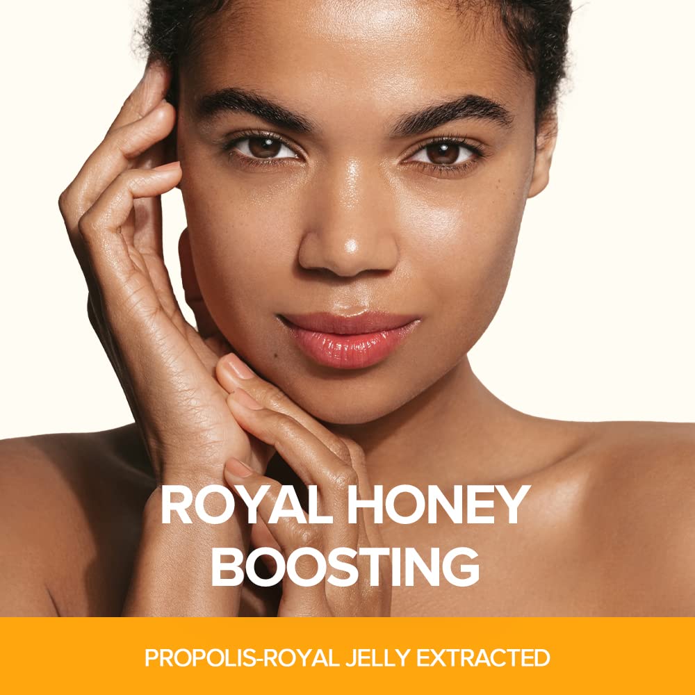 JMsolution Royal Jelly nourishing essence close-up highlighting rich nutrition.