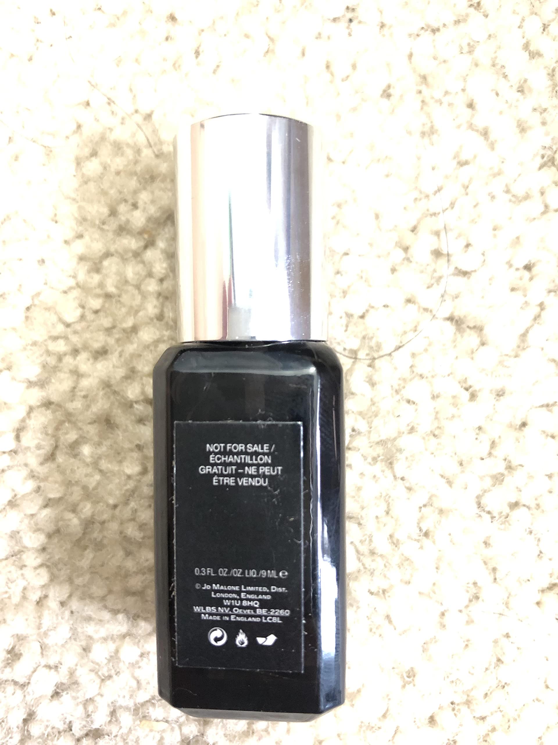 Jo Malone Cypress & Grapevine sample packaging shown for quick fragrance sampling.