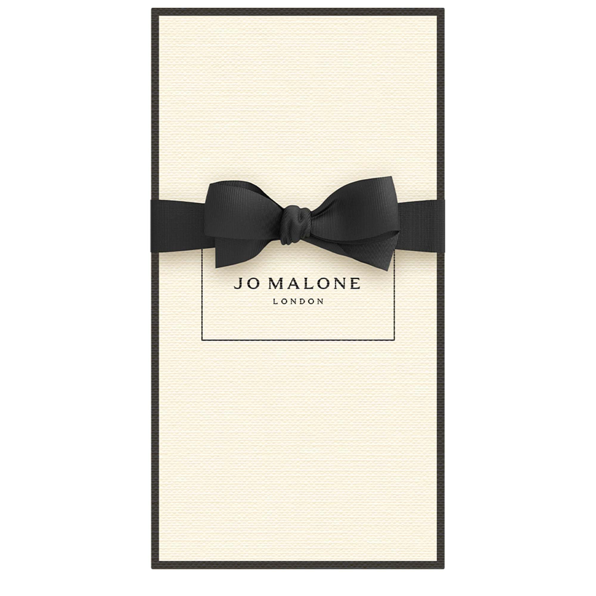 Jo Malone Cypress & Grapevine top notes close-up evokes resinous freshness