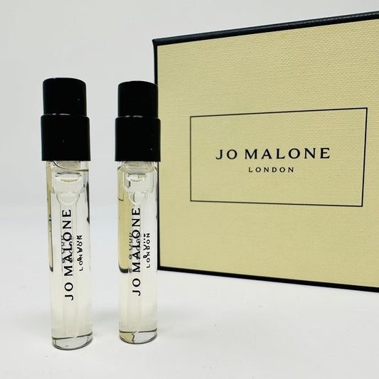 Jo Malone Velvet Rose and Oud INTENSE sample vial highlights floral-oud notes for on-the-go