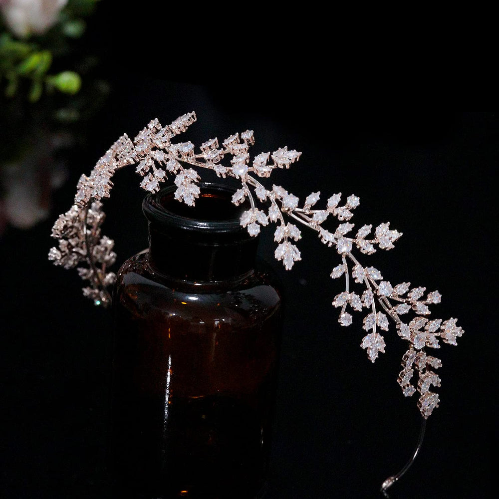 Jorsnovs gift-ready bridal tiara for a loved one