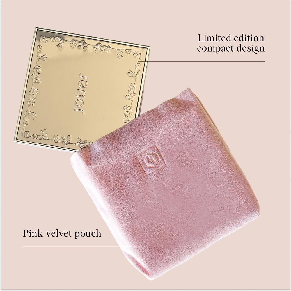 Application close-up highlighting smoothing and blurring from Jouer powder.