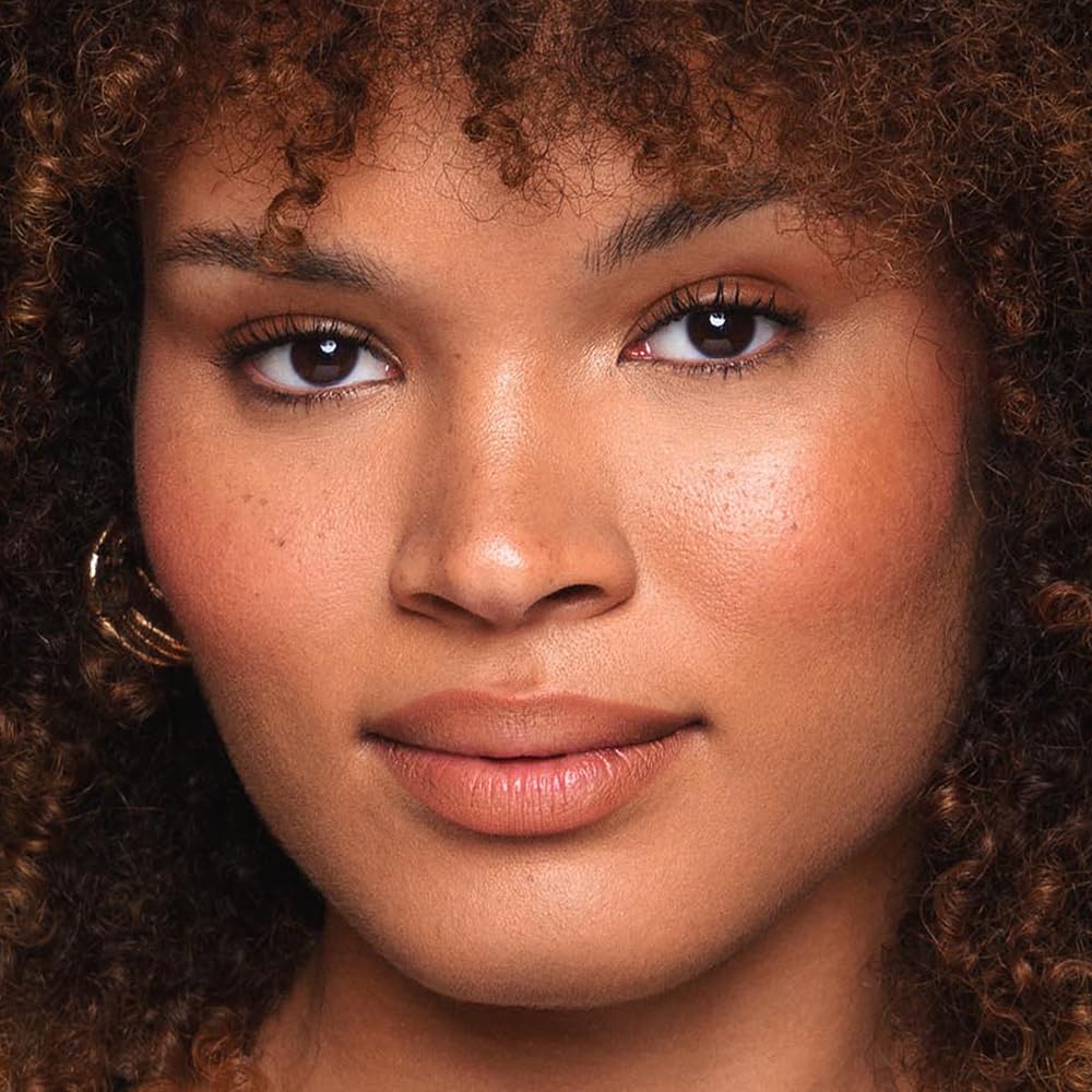 Jouer Long-Wear Lip Liner with Vitamin E nourishes lips while you wear color.
