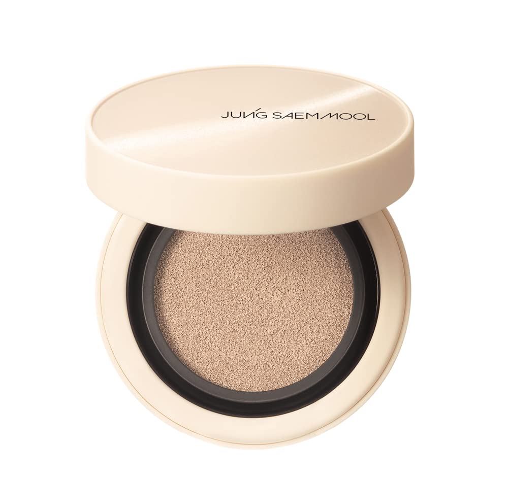 Jung Saem Mool all-day lasting formula preserves fresh makeup for 24 hours.