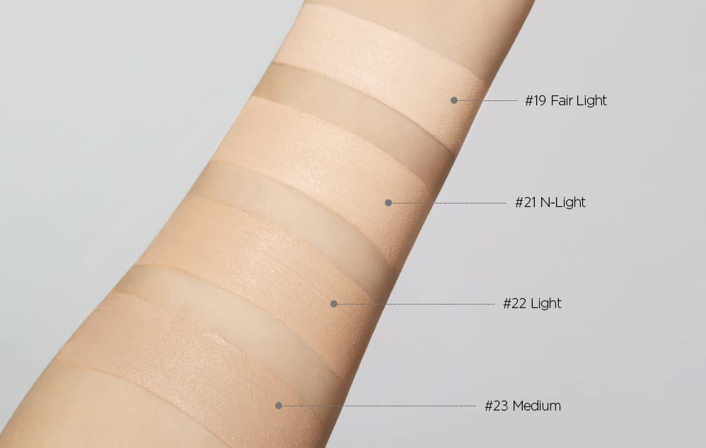 Jung Saem Mool cushion close-up reveals refined finish and coverage options.