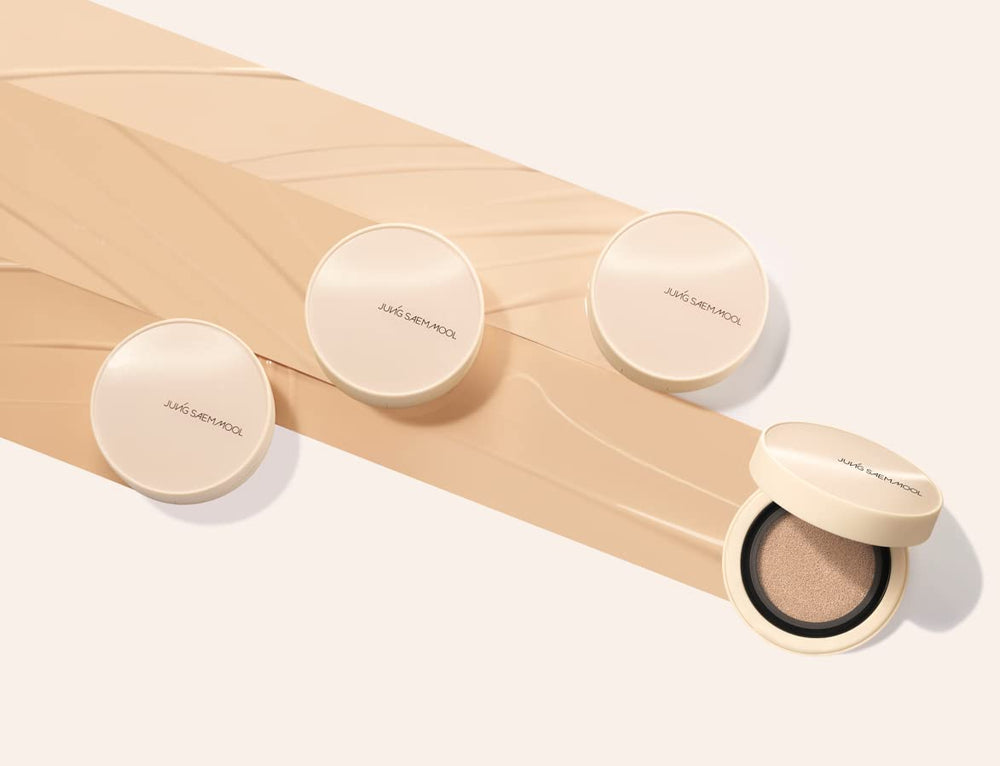 Jung Saem Mool delicate cover puff enables precise, lightweight application.