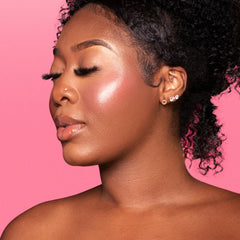 Closeup of radiance-reflecting pearls in Juvia's Place blushlighter