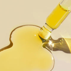 JVN pre-wash-scalp-oil-closeup-label emphasizes branding and key benefits at a glance.
