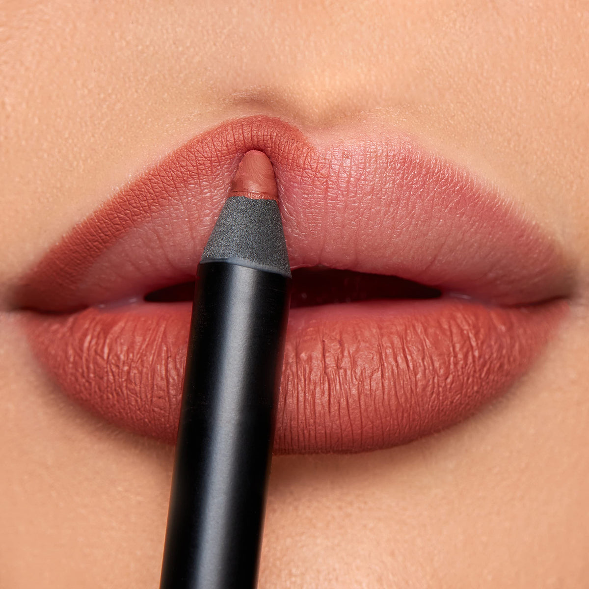 K7L Lip Crayon Biscuit packaging shows vegan formula for long-lasting wear.